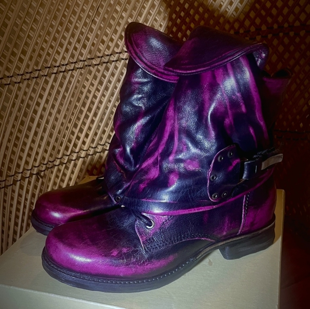 NWT AS98 Emerson Fuschia laced engineer boot